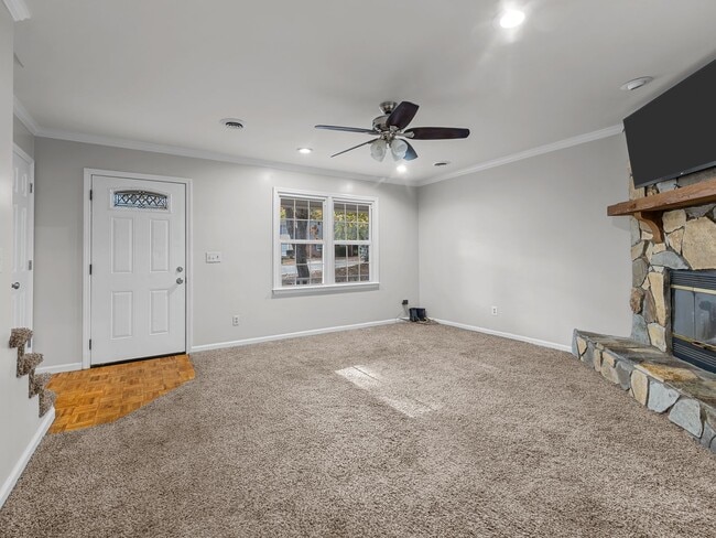 Building Photo - Charming 2BR/1.5BA Townhouse – Pets Welcome, NO APPLICATION FEE if APPROVED