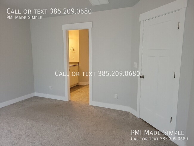 Building Photo - Spacious 4-Bedroom Townhome in Bluffdale