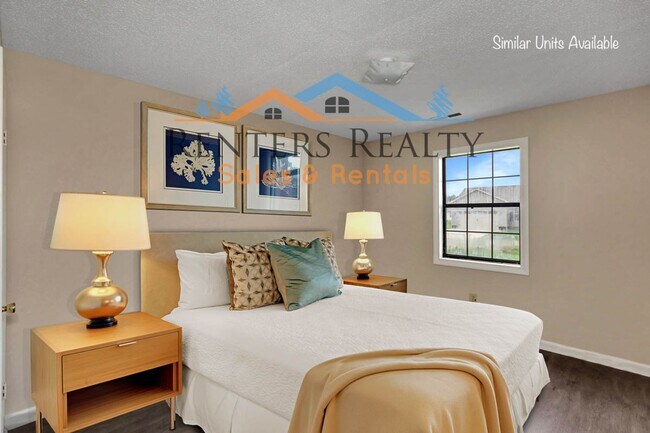 Building Photo - 2 bedroom Duplex with Yard