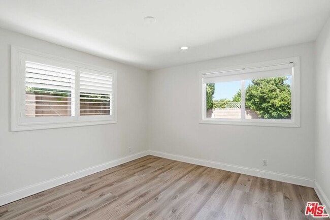 Building Photo - 6646 Franrivers Ave