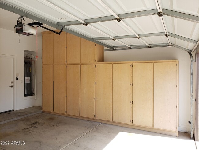 Building Photo - 3342 W Ross Dr