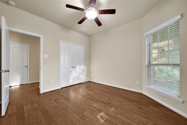 Building Photo - 25208 Forest Ledge Dr