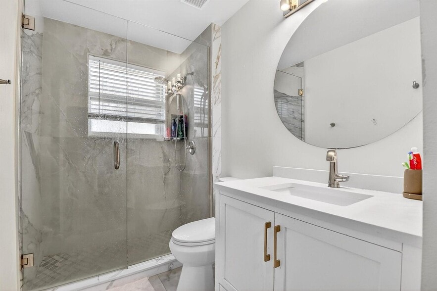 Building Photo - 5029 Starblaze Dr