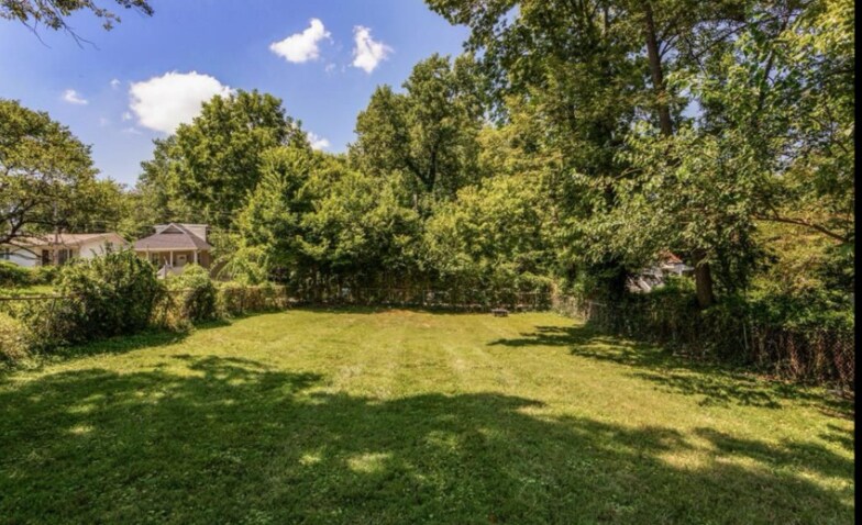Building Photo - 2431 Gass Ave