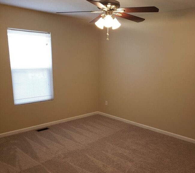 Building Photo - Renovated Ranch!