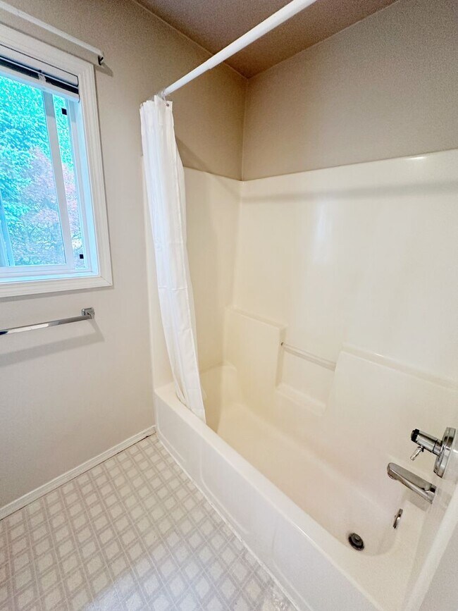 Building Photo - Gorgeous 4-Bedroom, 2.5-Bathroom House in ...