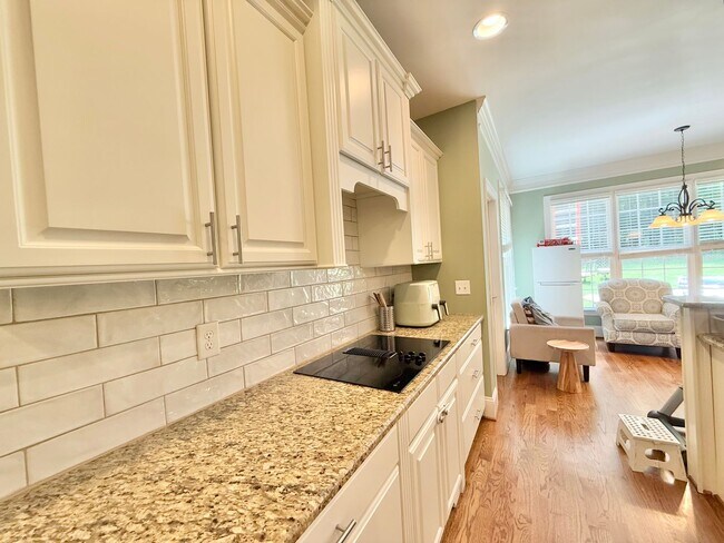 Building Photo - Luxurious 4BD, 3.5BA North Raleigh Home on...