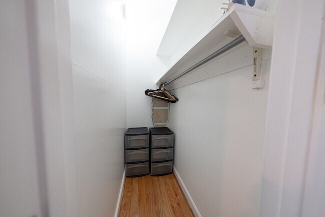 Building Photo - 230 W 113th St