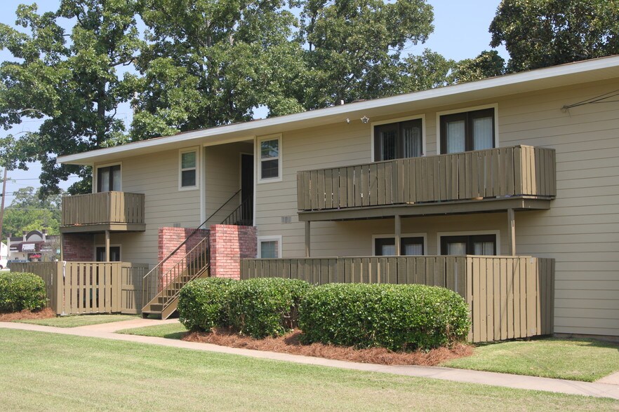 Hines Plaza Apartments 3629 Cypress St West Monroe LA 71291