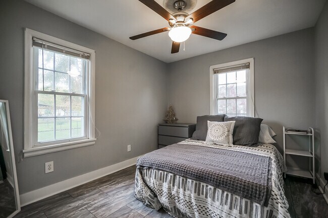 Bedroom 3: full bed - 1703 Springfield Rd