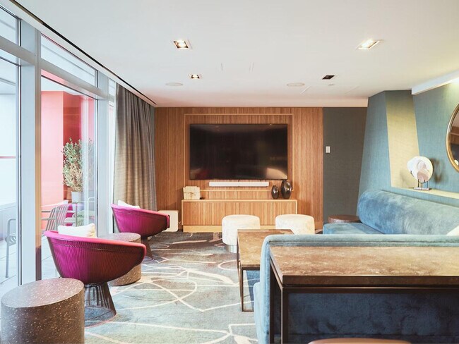 Building Photo - 130 Liberty St