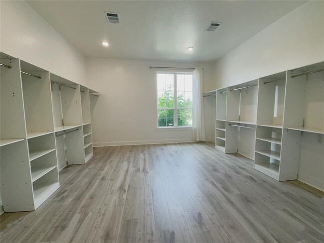Building Photo - 21307 Blue Wood Aster Ct