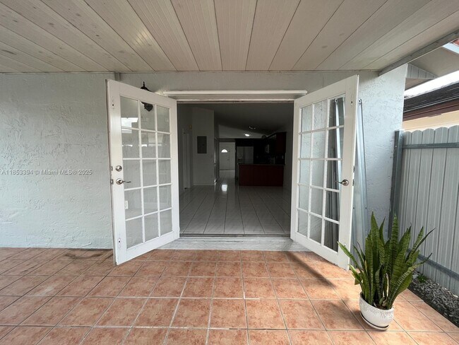 Building Photo - 2682 W 74th Terrace