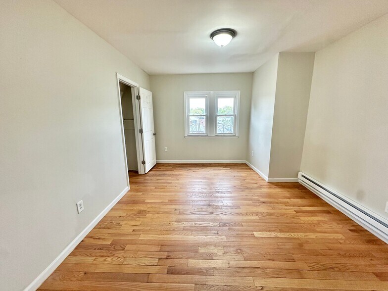 Building Photo - 86 Stuyvesant Ave.