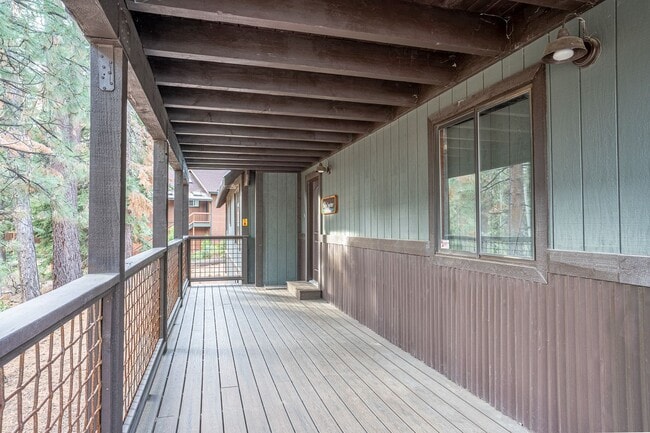 Building Photo - SKI LEASE:  Family Home with 1-Car Garage, Gas Fireplace, Bonus Room, Near Northstar