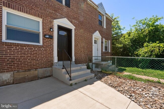Building Photo - 53 Madison Dr