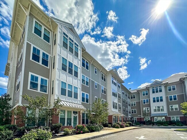 Building Photo - 25 Stonehaven Dr