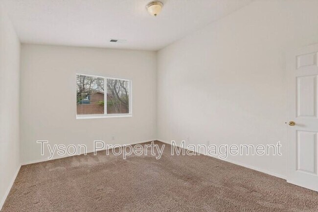 Building Photo - 908 Bursum Ln SE