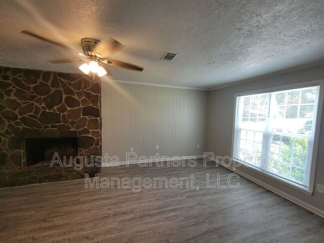 Building Photo - 156 Griswood Dr