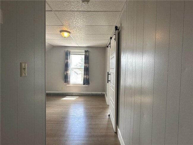 Building Photo - 296 Canonicus St