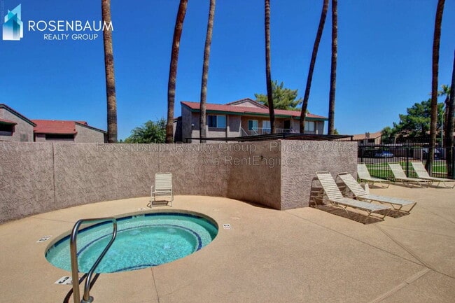 Building Photo - 533 W Guadalupe Rd