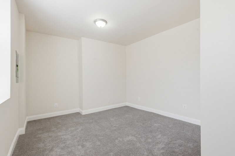 Building Photo - 910 N Arlington Ave