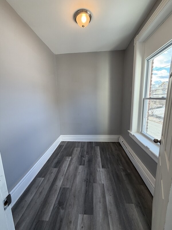 Building Photo - 241 Saratoga St