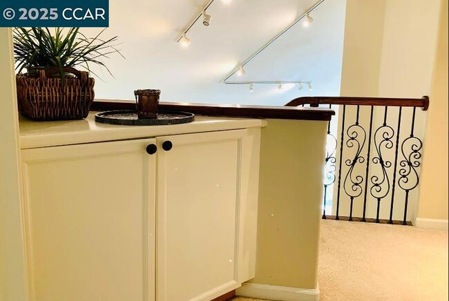 Building Photo - 1576 Silverwood Ct