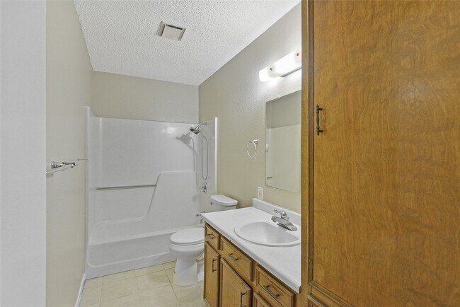 Building Photo - 4512 Avenue L