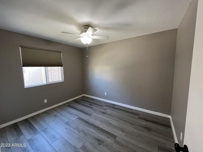 Building Photo - 613 W Westcott Dr