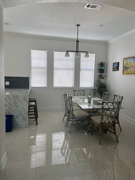 Building Photo - 6012 Yeats Manor Dr