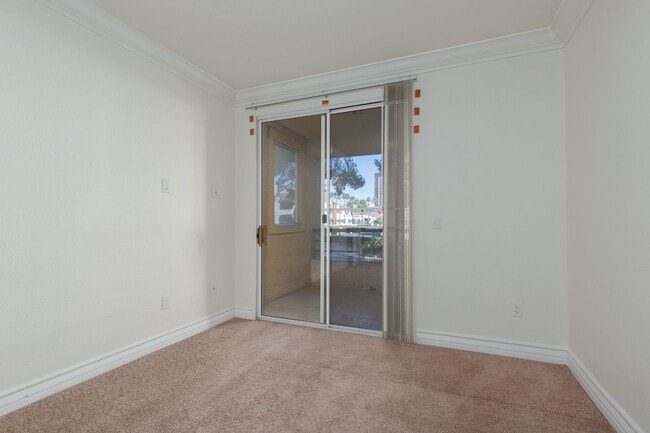 Building Photo - 210 E Flamingo Rd