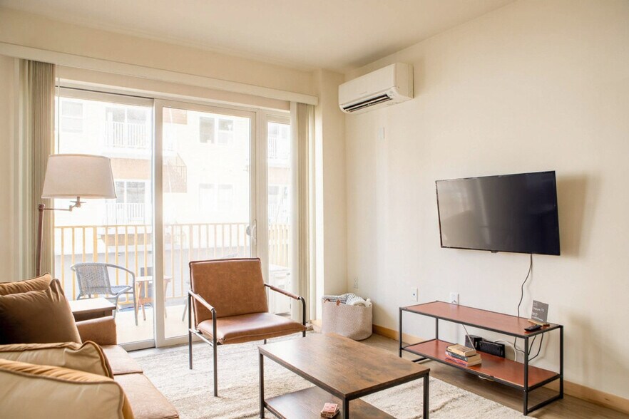 Building Photo - 1031 S 1st St