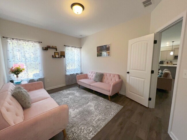 Building Photo - Spacious 4BR House in Raleigh