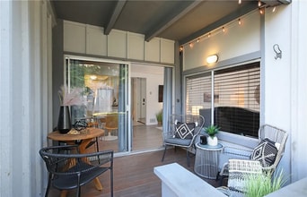 Building Photo - Live the ultimate Huntington Beach lifesty...
