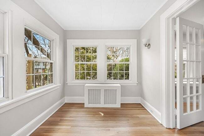 Building Photo - 15 Richmond Dr