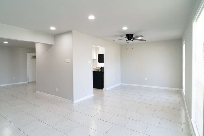 Building Photo - 11623 Rowan Ln