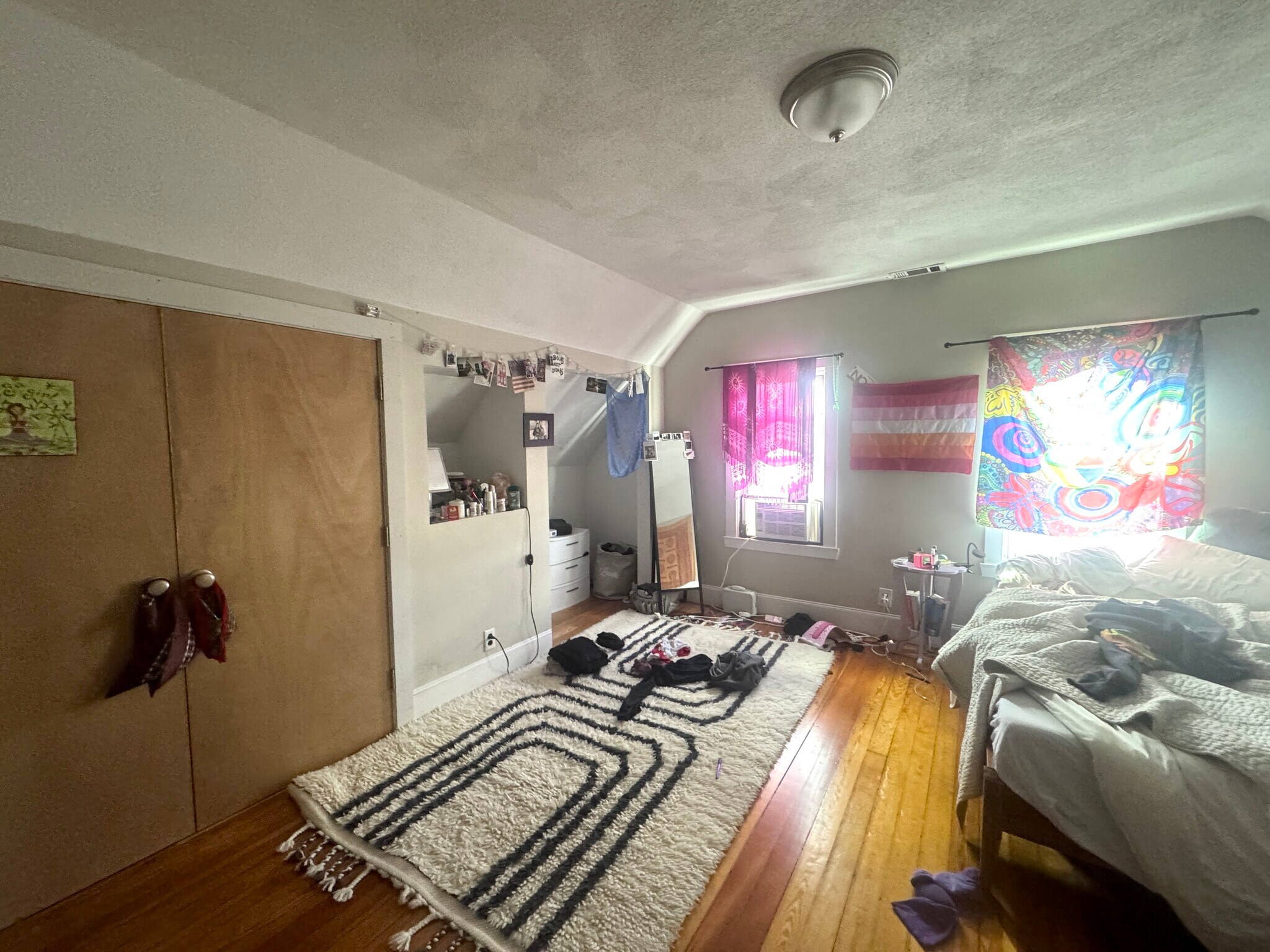 Building Photo - 1386A Beacon St