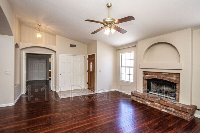 Building Photo - 16221 S 34th Way