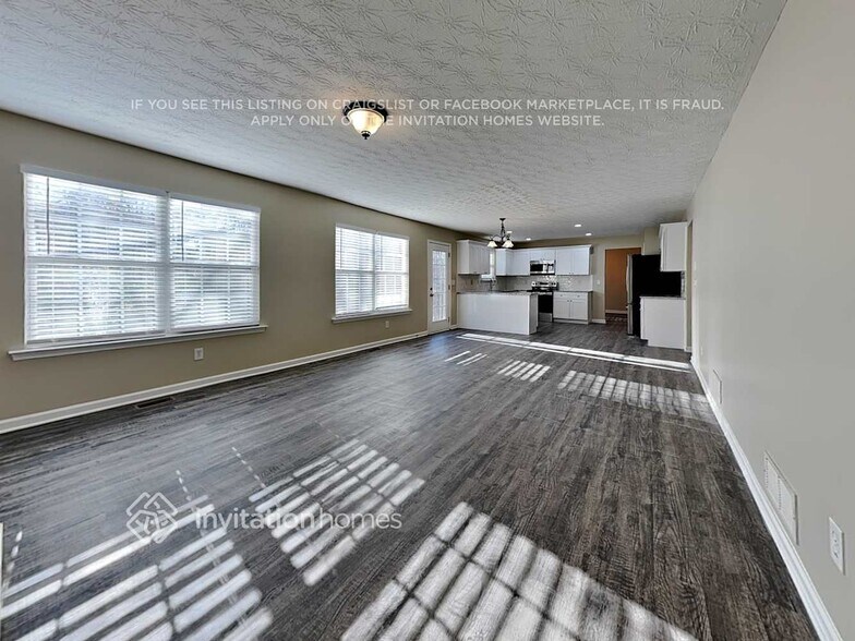 Building Photo - 835 Roxfield Ct NE
