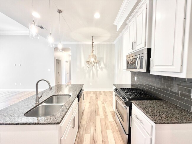 Building Photo - 7704 Ibiza Dr