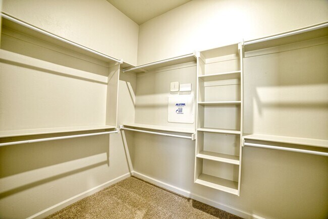 Building Photo - Brand New Home In Washington!