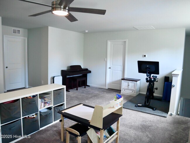 Building Photo - 404 Willet Ct