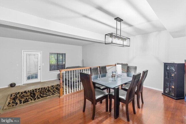 Building Photo - 1250 Birchcrest Ct