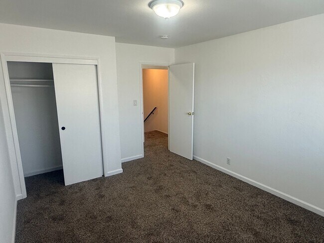 Building Photo - 301 Willard Ave