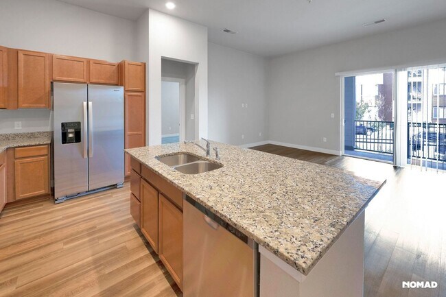 Building Photo - Charming 2BR-2BA Condo in Aurora Town Center