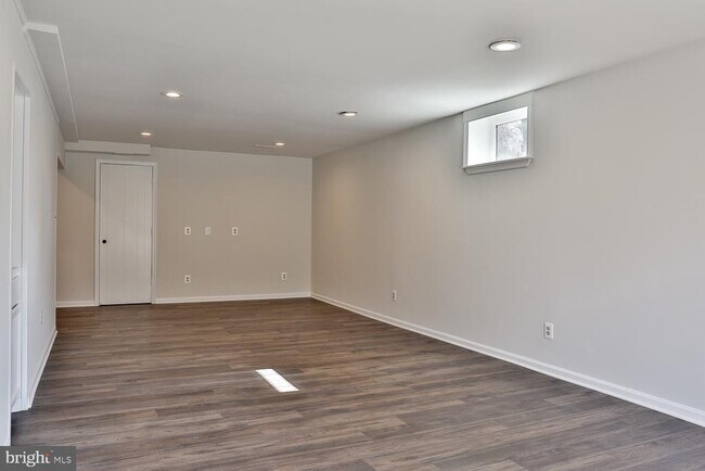 Building Photo - 5423 Rilian Ct