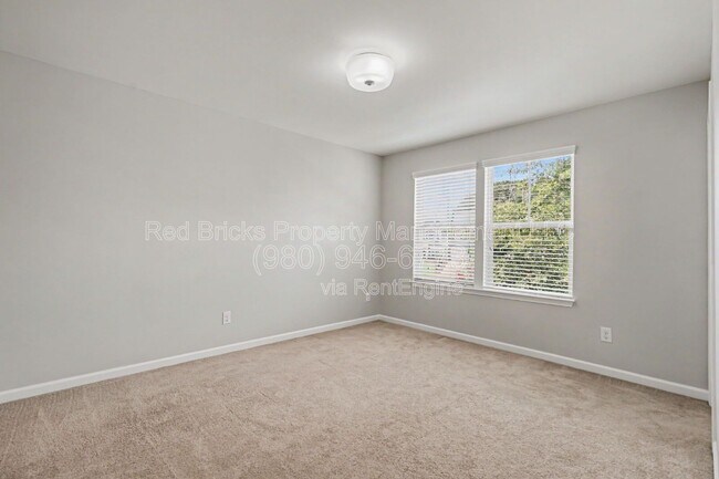 Building Photo - 3527 Arnica Ct