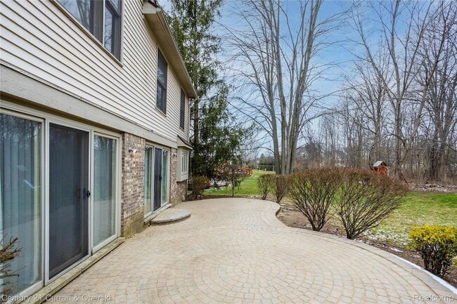 Building Photo - 42104 Echo Forest Dr
