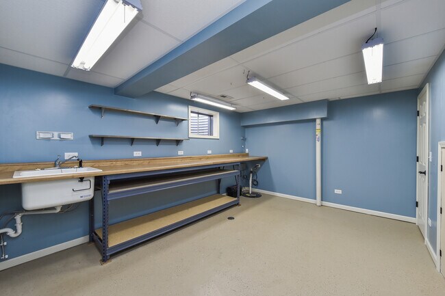 Building Photo - 2067 Childs Ct